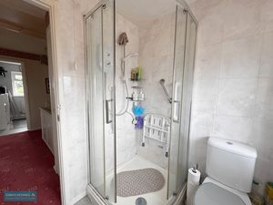 Shower room- click for photo gallery